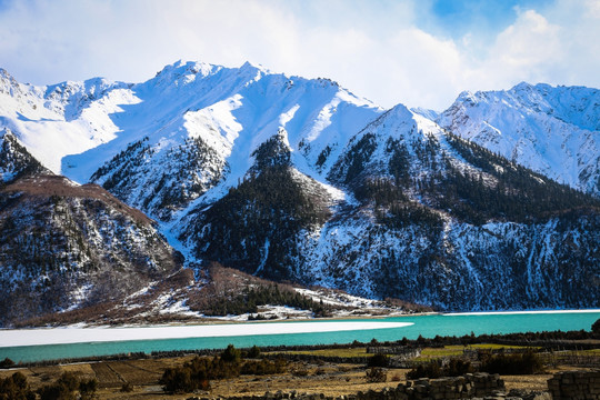 西藏高原山川湖泊河流