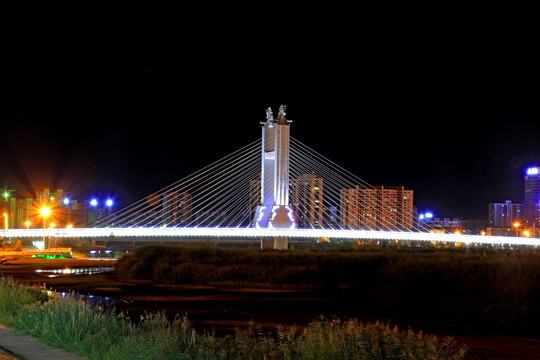 哈萨尔桥夜景