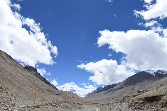 喜马拉雅 珠峰上的蓝天白云