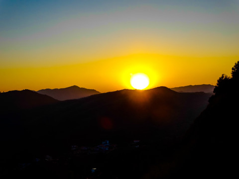 高山日落