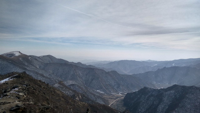 山峦起伏，山河，山沟，大青山