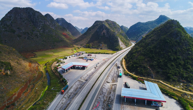 高速公路 风景如画