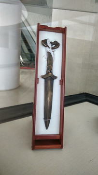 青铜剑，战国刀剑