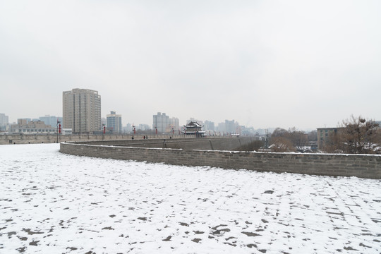 西安古城墙雪景