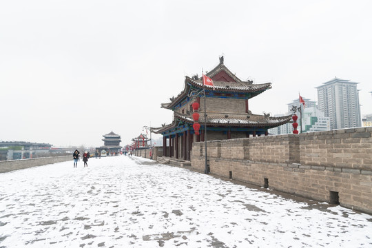 西安古城墙雪景