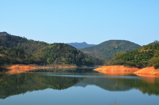 湖光山色