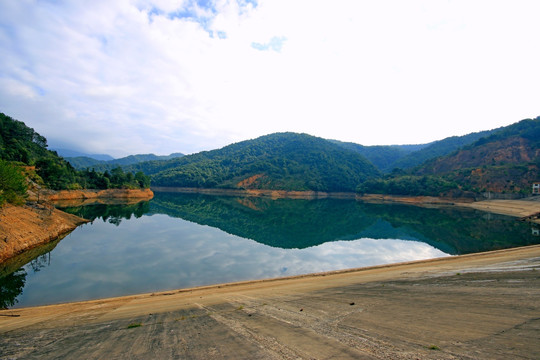 黄竹坪水库大坝