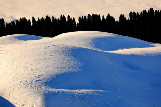 天山雪景