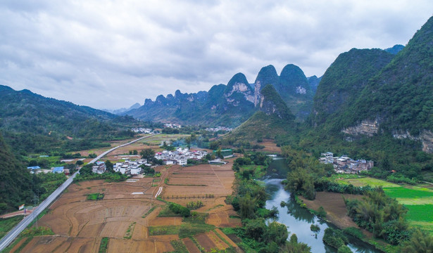 山村 山峦