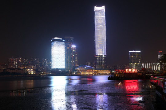 白玉兰广场夜景