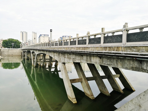 陆河县城风光 螺河河边大道