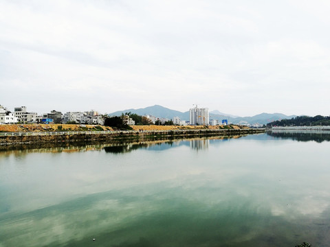 陆河县城风光 螺河河边大道