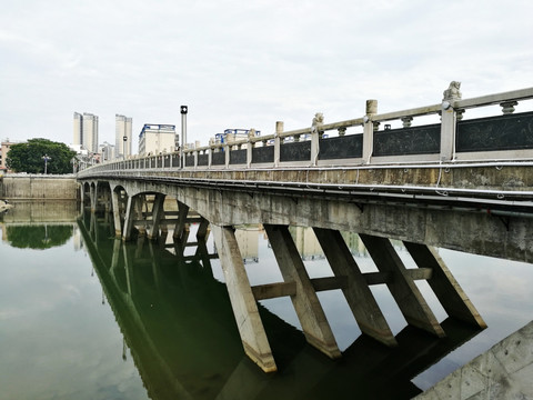 陆河县城 螺河河边大道