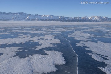 冰湖