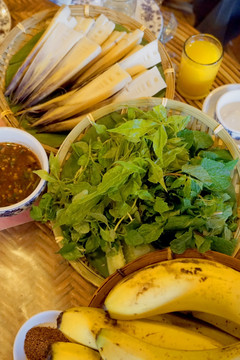 傣族美食 野菜手剥笋