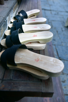 古木制鞋