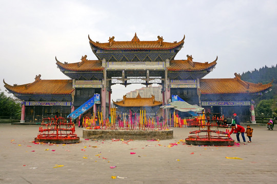 观音故里灵泉寺 灵泉胜景牌楼