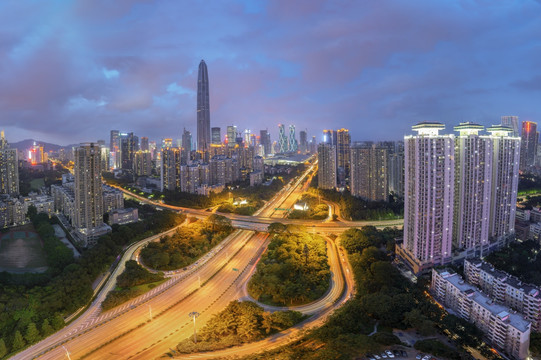 深圳平安大厦 交通 夜景