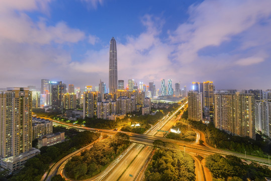 深圳平安大厦 交通 夜景