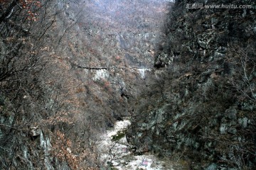 栈道 峡谷 河道 秦楚古道