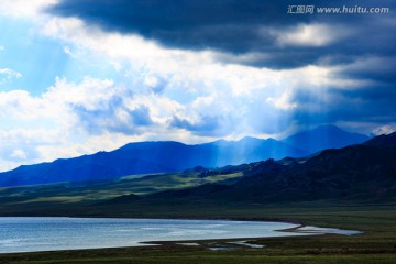 新疆 伊犁 赛里木湖 草原