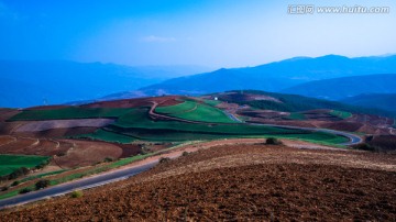 东川红土地