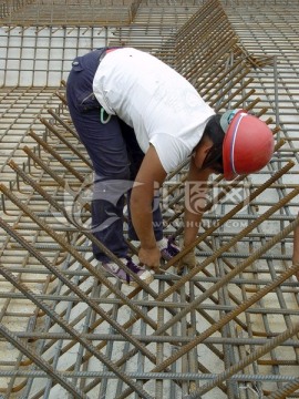 建筑工地钢筋工