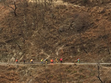 春天组团徒步登山踏青活动