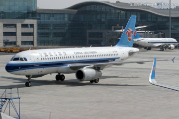 南航飞机 乌鲁木齐机场