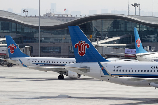 乌鲁木齐机场 南方航空 飞机