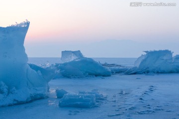 冰湖