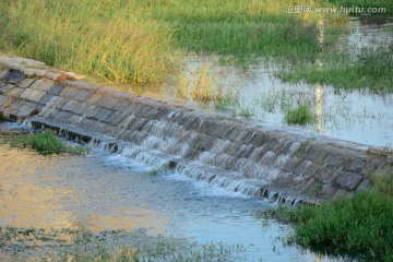 小河水坝