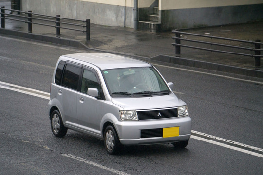 三菱轻型车 两厢车