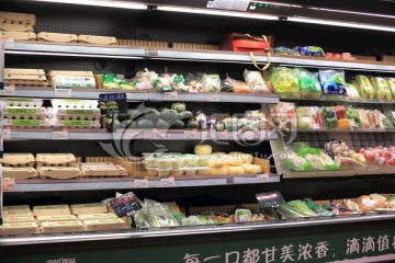 商店内的副食品货柜