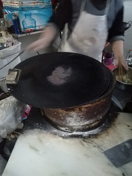 干饼子夹凉面