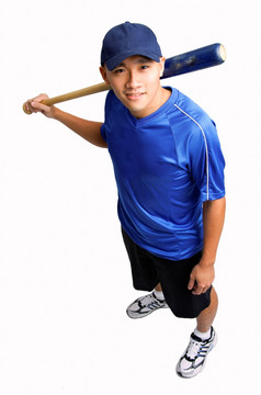年轻男子拿着棒球棒