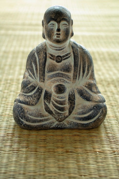 静物与小如来佛祖雕塑