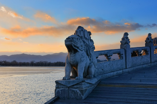 颐和园美景 石狮