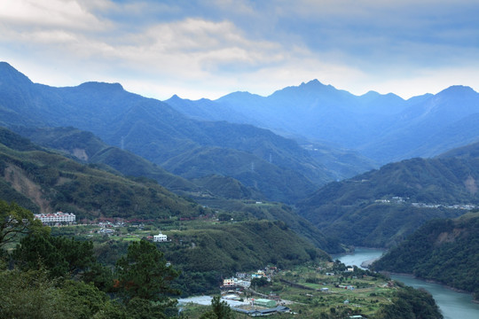 桃圆角板山区石门水库上游