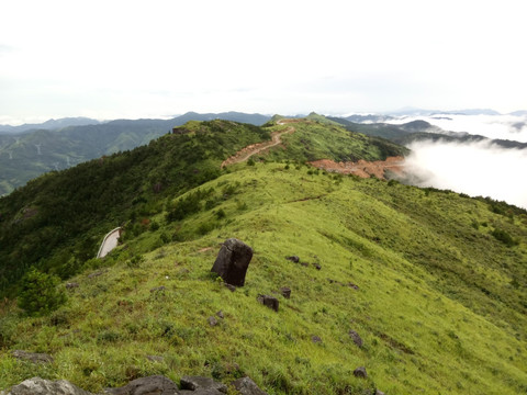 高山行云