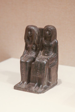 阿蒙神祭司及妻子雕像