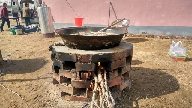 野外炉灶，大铁锅炉灶
