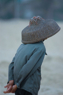 沙滩 背影 帽子