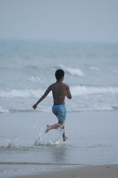 踏浪 沙滩