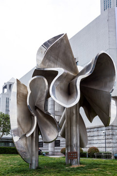 上海图书馆不锈钢雕塑