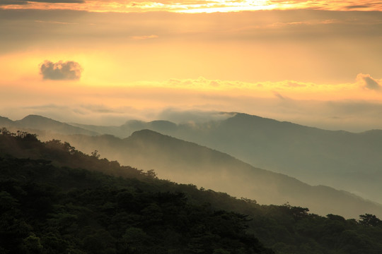 山区雾气