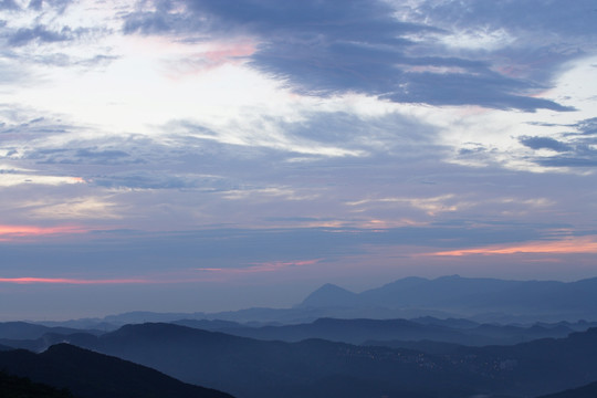 山区雾气