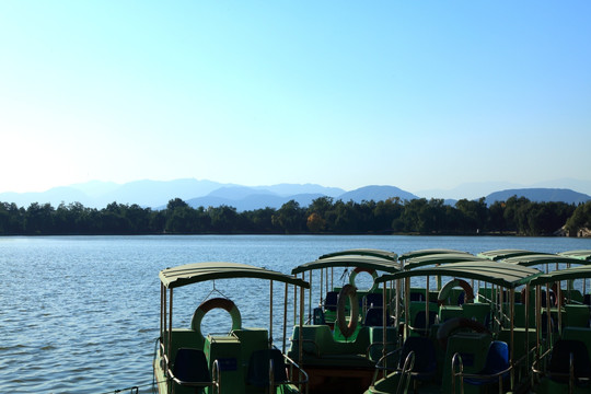 北京庭院湖水