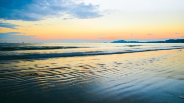 海上日出