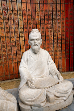 哲学家王阳明雕像